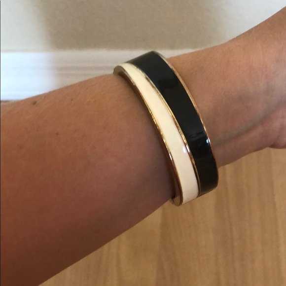 Black white and gold bracelet - Picture 2 of 8